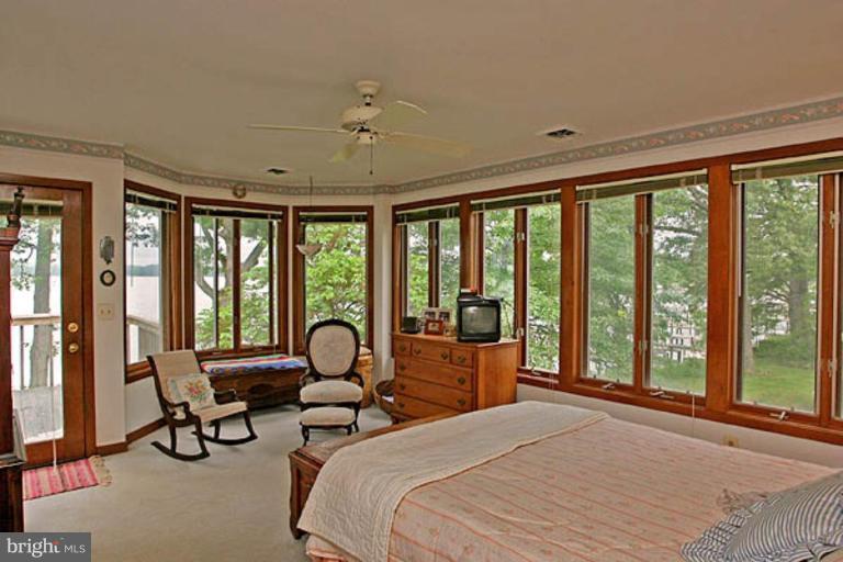 4122 Cadle Creek Road Edgewater, MD 21037 - Photo 3 of 25 Master Bedroom