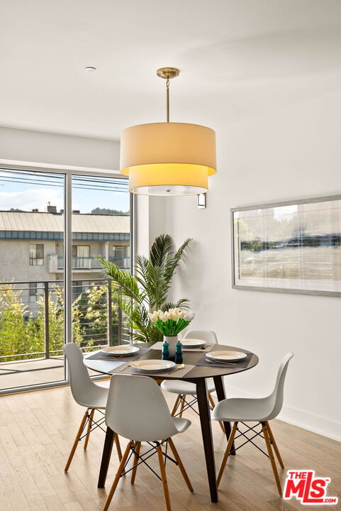 12837 Moorpark Street, Unit 302 Studio City, CA 91604 - Photo 11 of 32