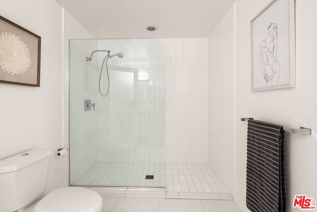 12837 Moorpark Street, Unit 302 Studio City, CA 91604 - Photo 16 of 32