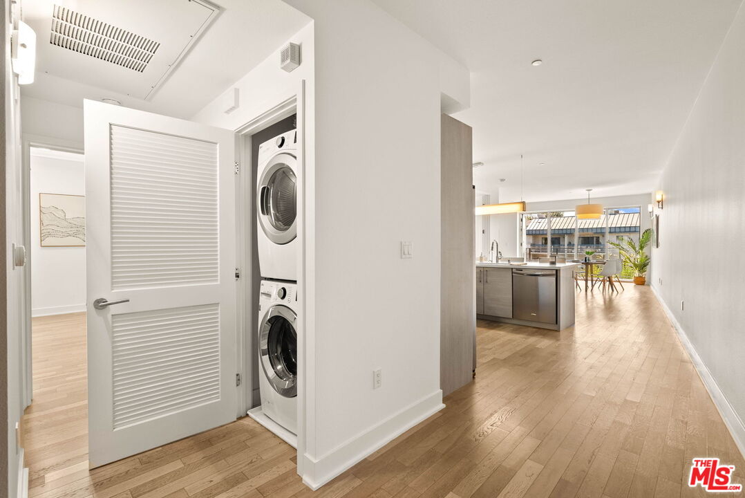 12837 Moorpark Street, Unit 302 Studio City, CA 91604 - Photo 20 of 32