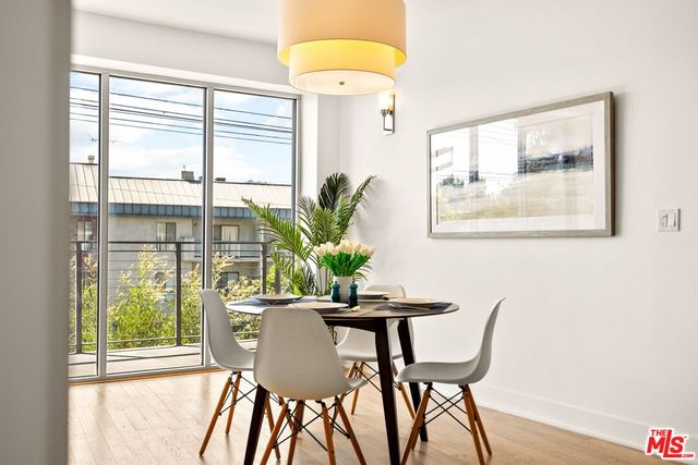 $825,000 | 12837 Moorpark Street, Unit 302, Studio City, CA 91604