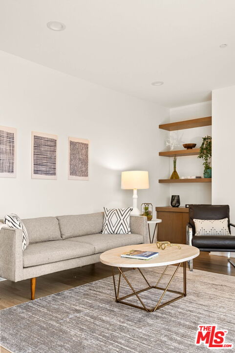 12837 Moorpark Street, Unit 302 Studio City, CA 91604 - Photo 10 of 32