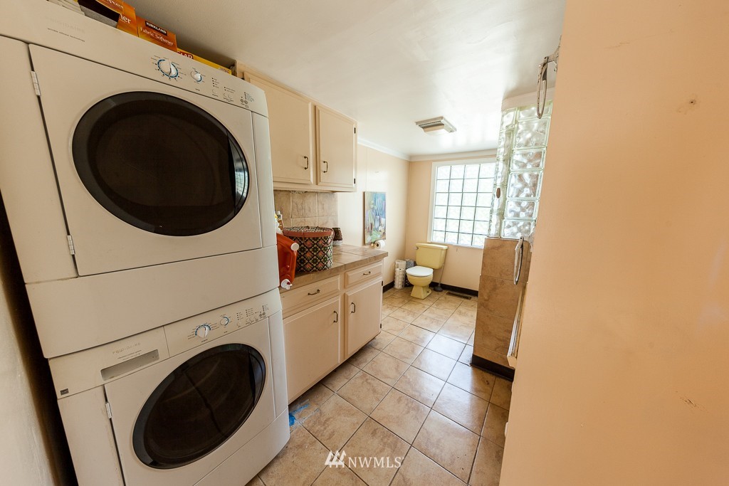 17010 Renton Issaquah Road Southeast Renton, WA 98059 - Photo 11 of 24