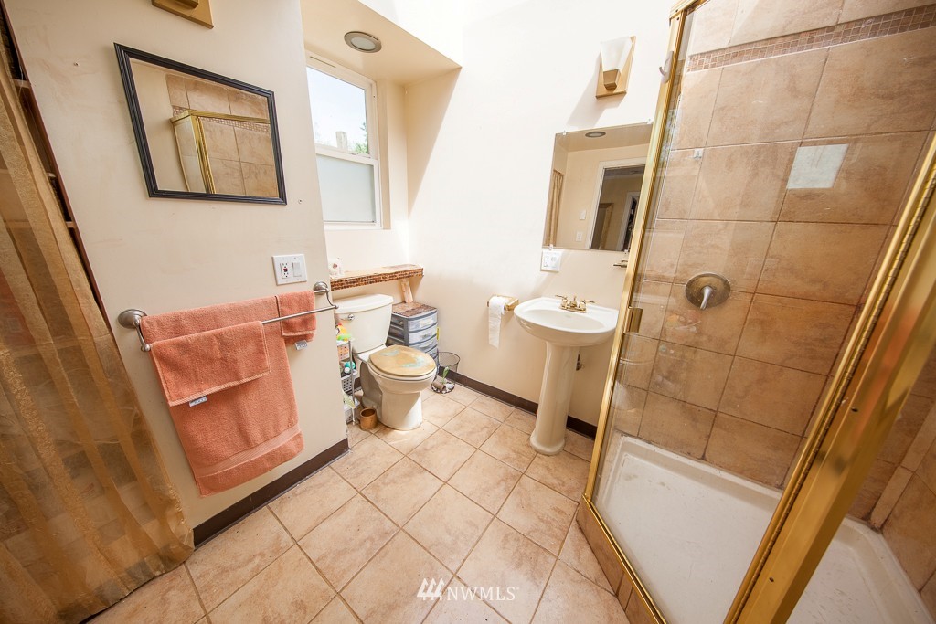 17010 Renton Issaquah Road Southeast Renton, WA 98059 - Photo 10 of 24