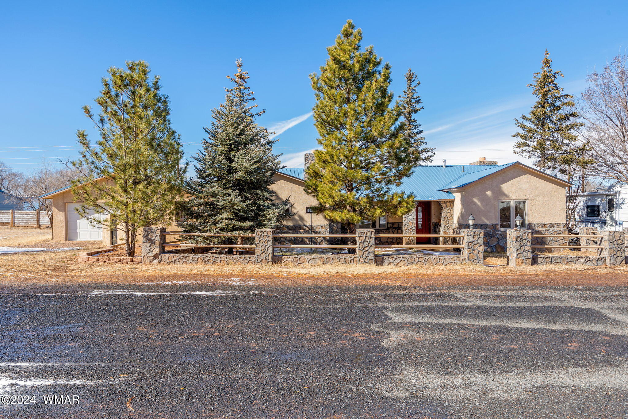 205 South Hopi Street Springerville, AZ 85938 - Photo 1 of 30