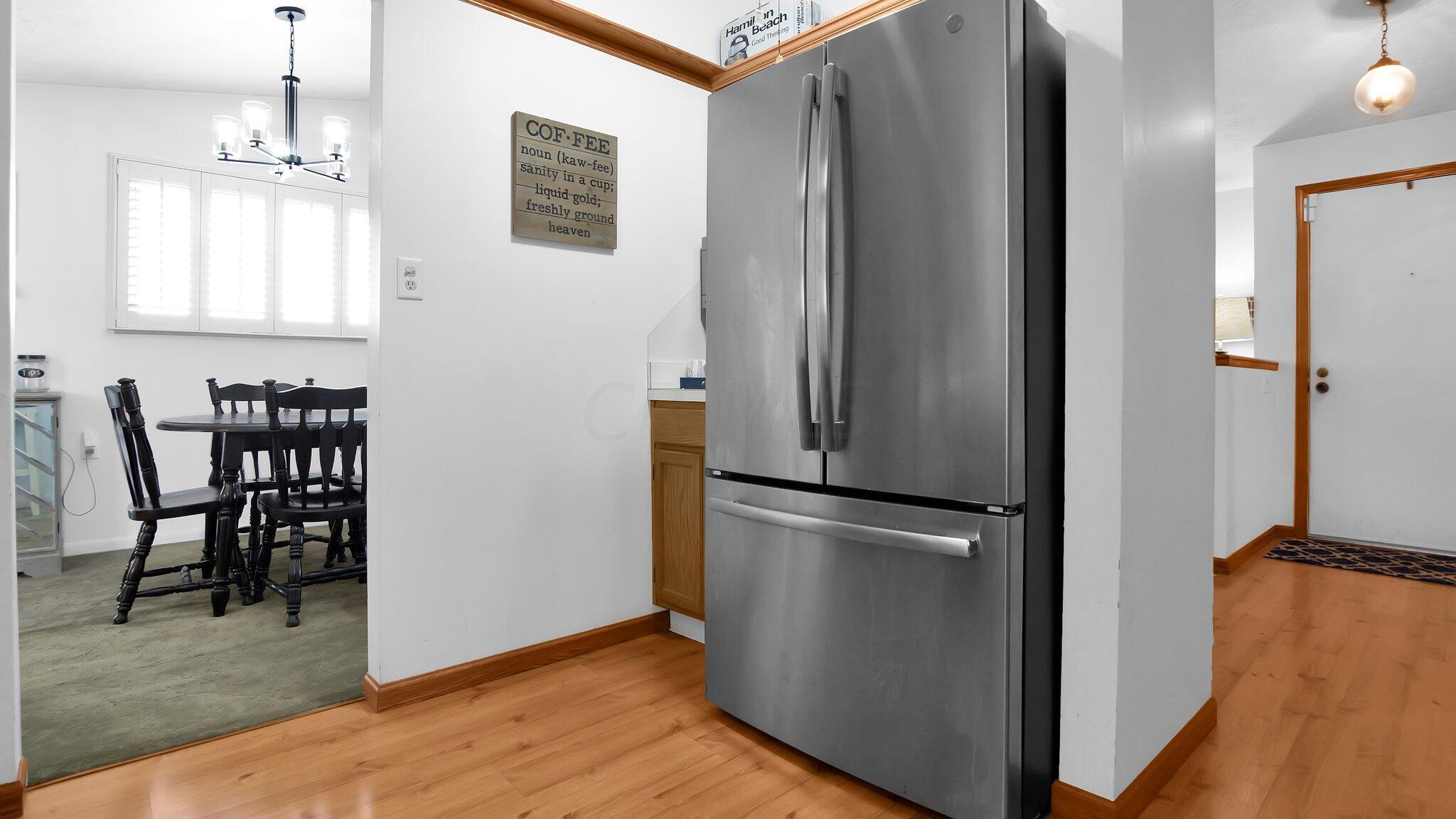 1821 Ferntree Road Columbus, OH 43219 - Photo 11 of 32 Dining into Kitchen