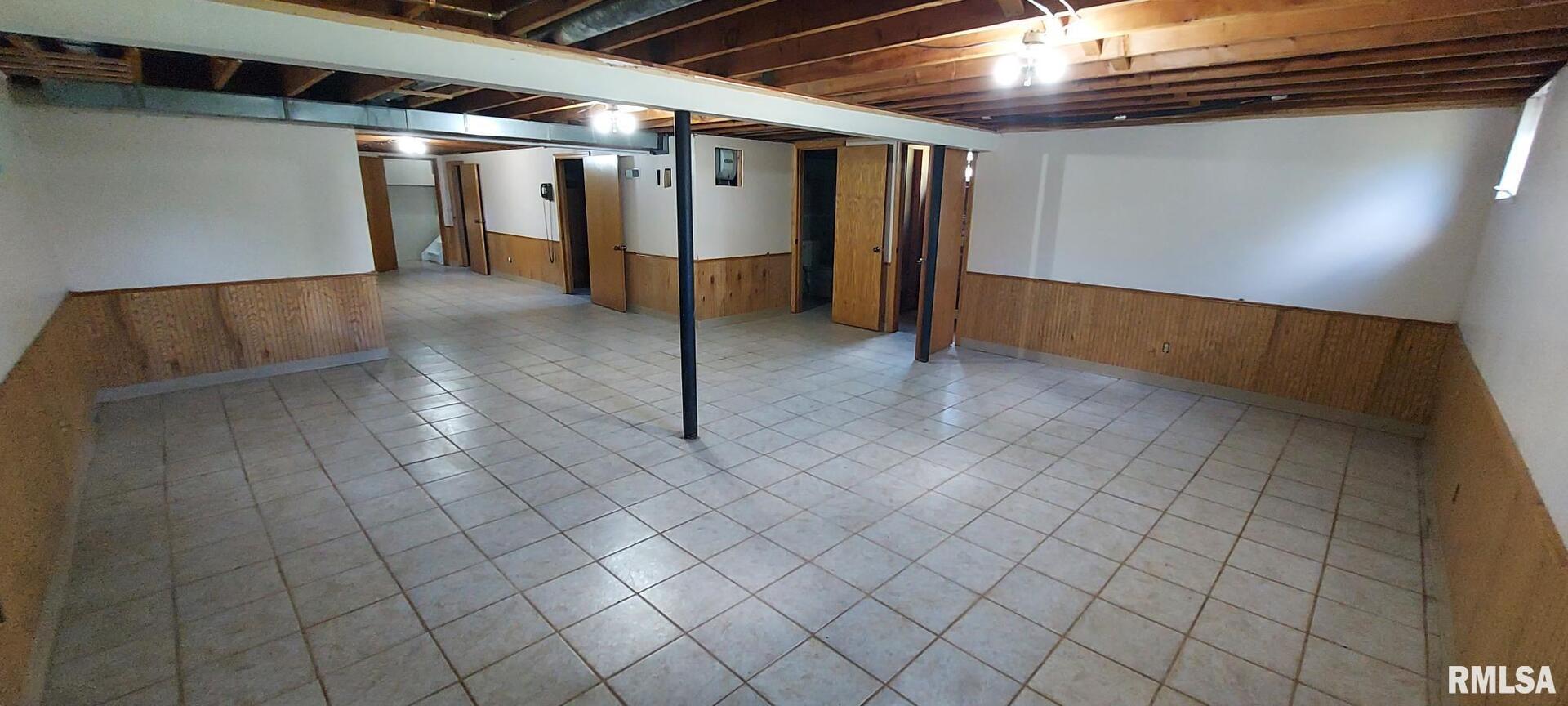 2390 Highway 150 Rio, IL 61472 - Photo 32 of 37 a view of empty room