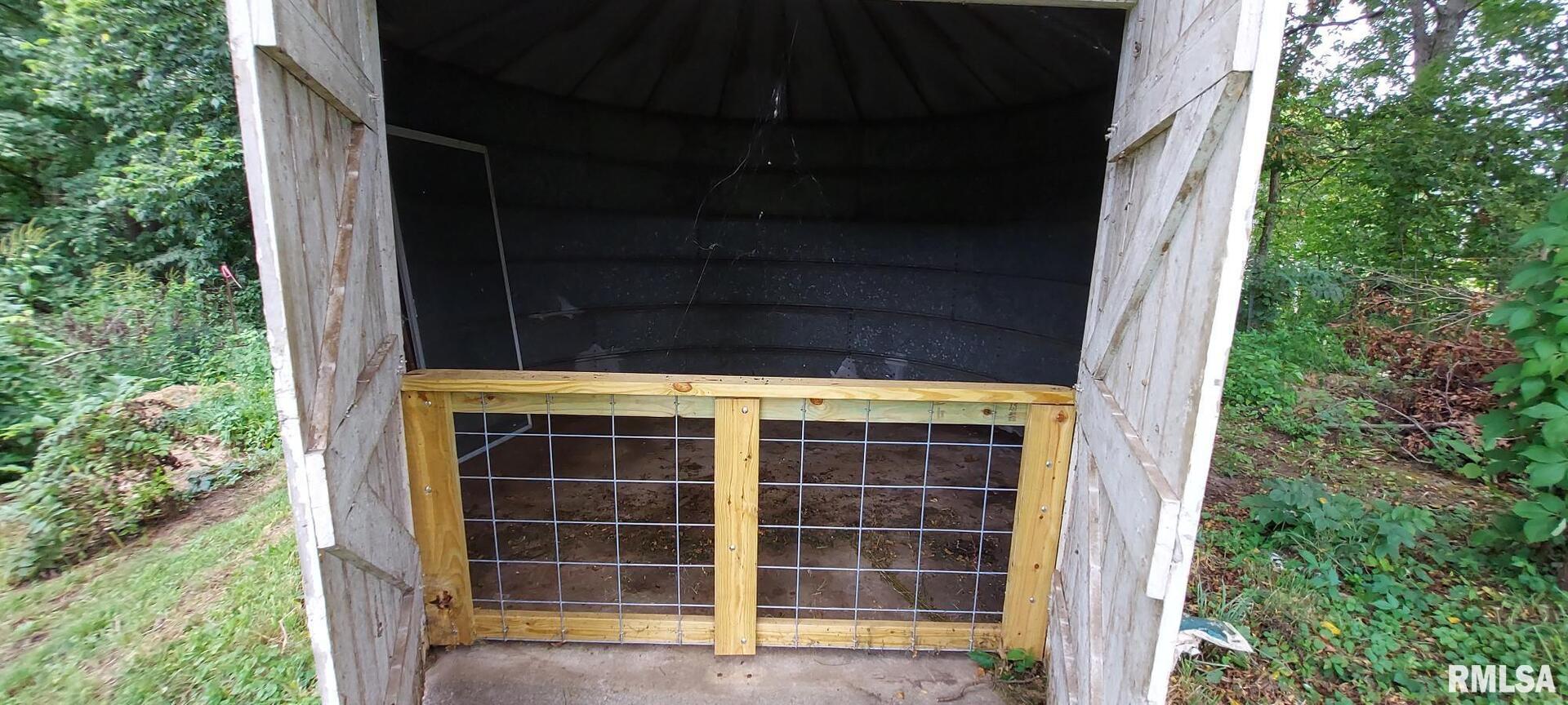 2390 Highway 150 Rio, IL 61472 - Photo 6 of 37 a view of front door