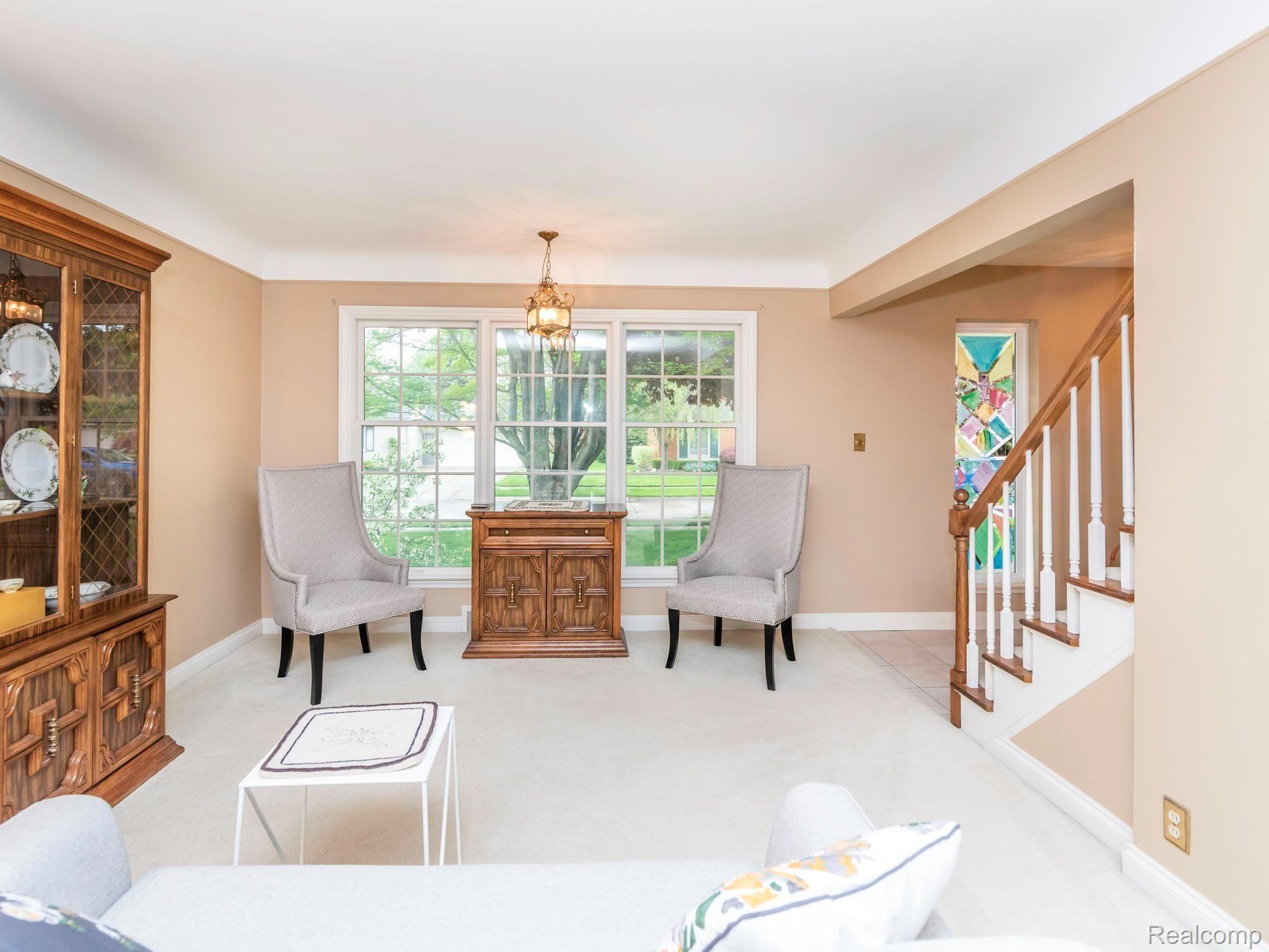 563 North Rosedale Court Grosse Pointe, MI 48236 - Photo 8 of 75 022_12.jpg