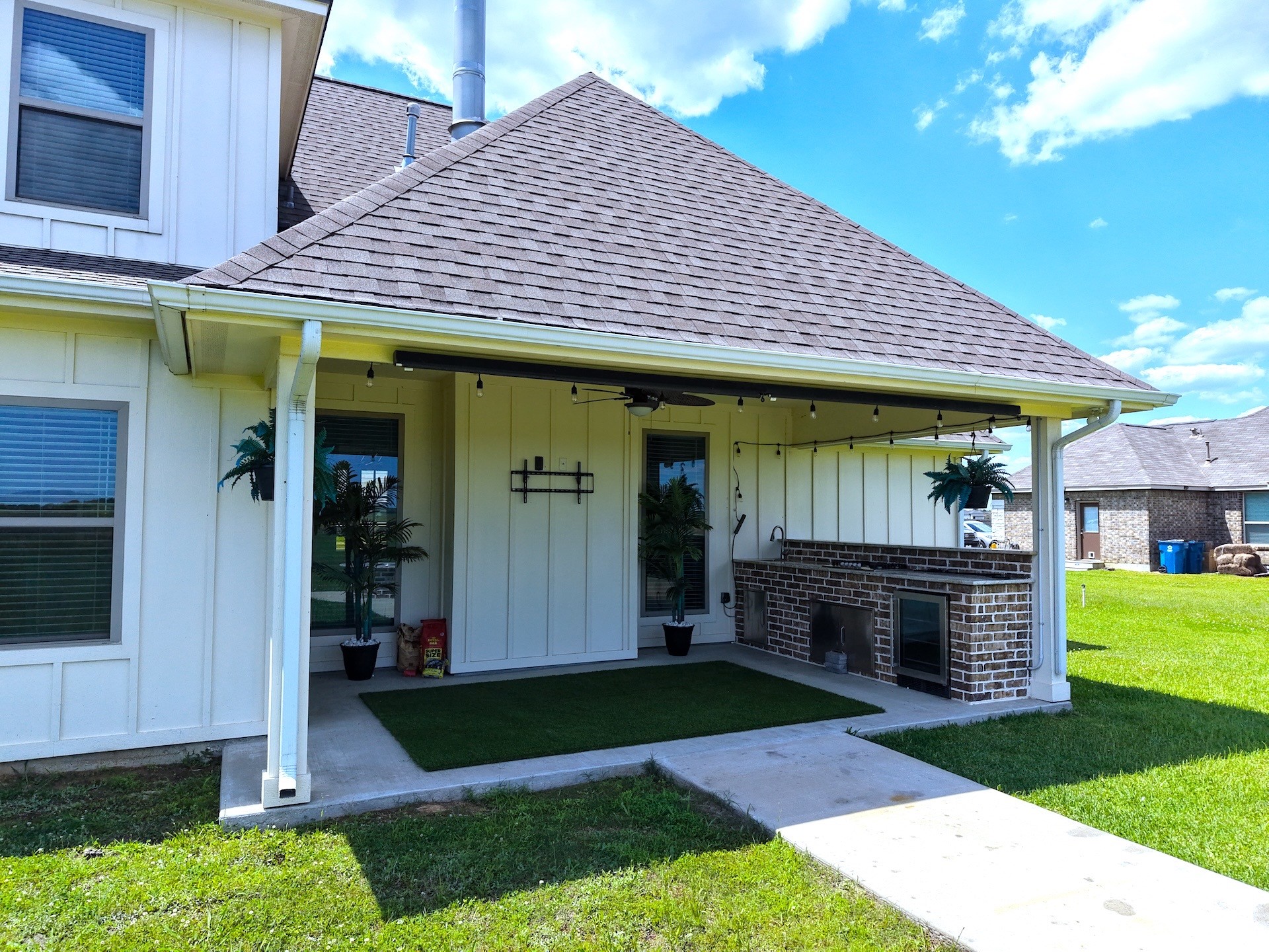 2295 Diamond D Lane Beaumont, TX 77713 - Photo 35 of 40 a front view of a house with garden