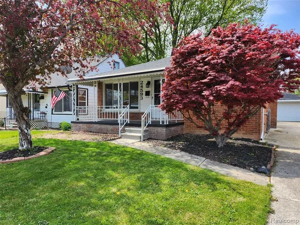 $209,900 | 24593 Rosalind Avenue, Eastpointe, MI 48021