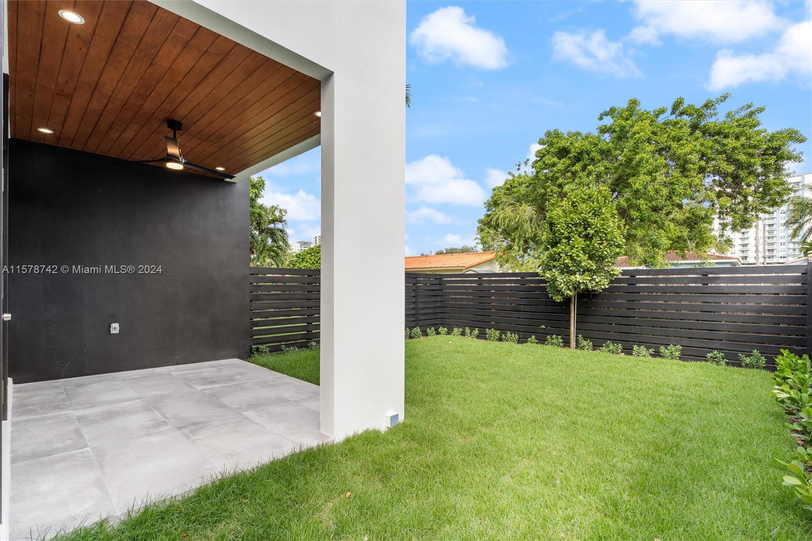 2975 Southwest 23rd Terrace, Unit RIGHT Miami, FL 33145 - Photo 17 of 17 Gallery Image 17