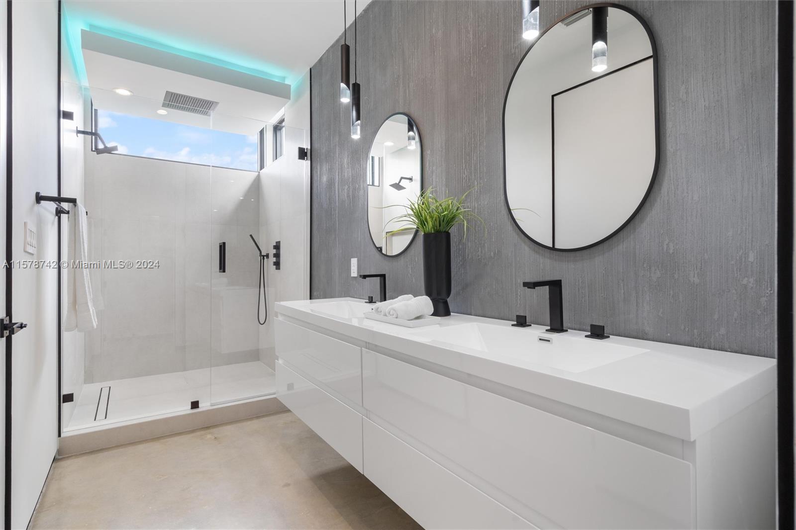 2975 Southwest 23rd Terrace, Unit RIGHT Miami, FL 33145 - Photo 6 of 17 Gallery Image 6