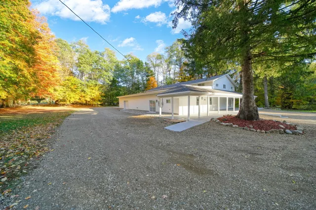 $941,000 | 6947 Brown Road, Parma, MI 49269