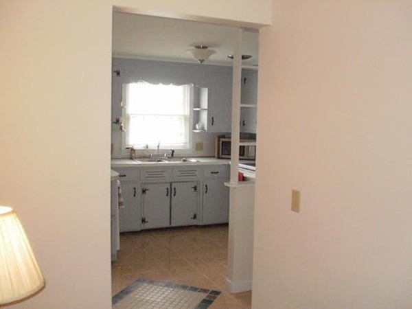 172 Maple Street East Longmeadow, MA 01028 - Photo 9 of 26