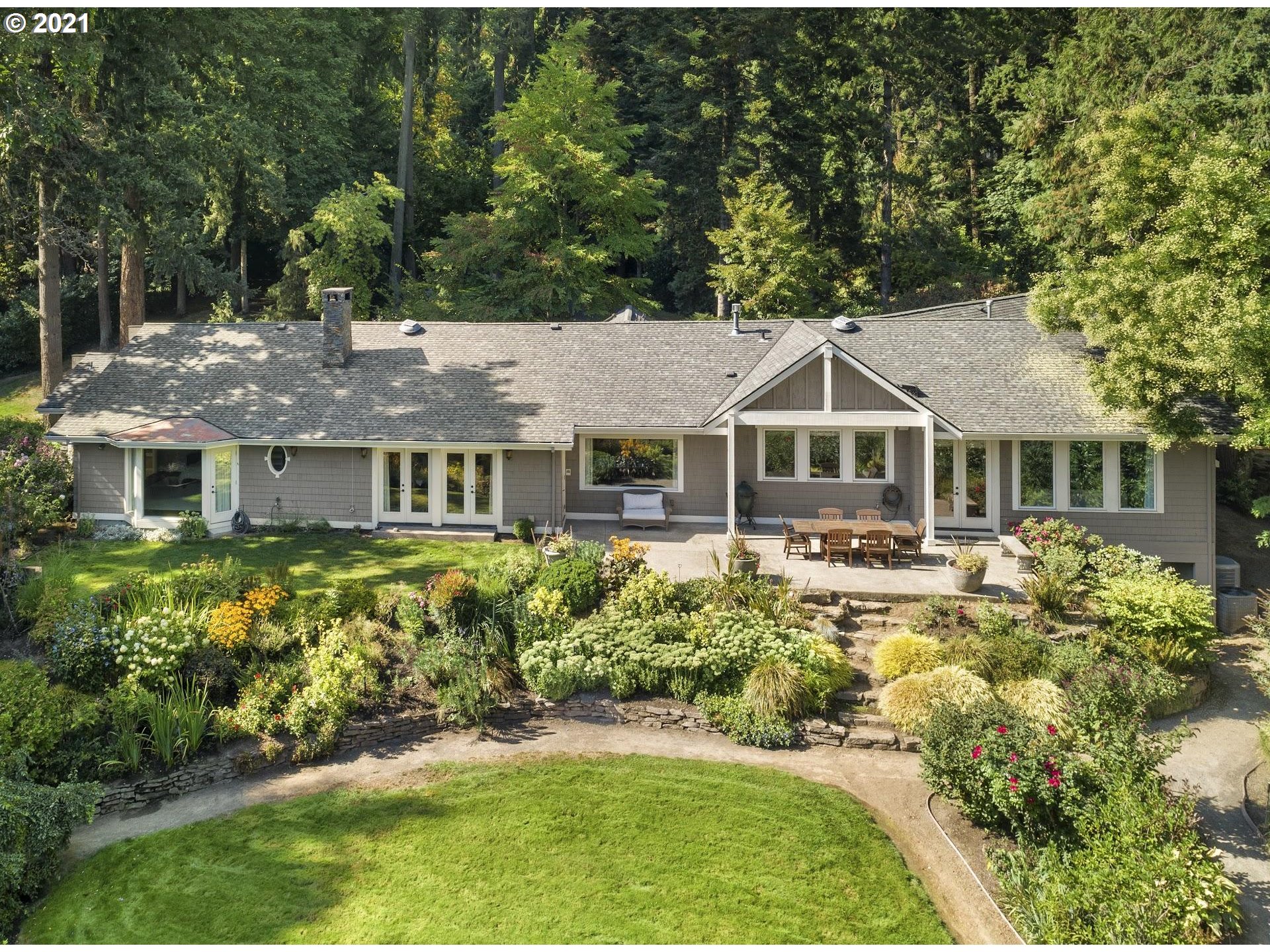 1920 South Military Road Portland, OR 97219 - Photo 2 of 30 Gallery Image 2
