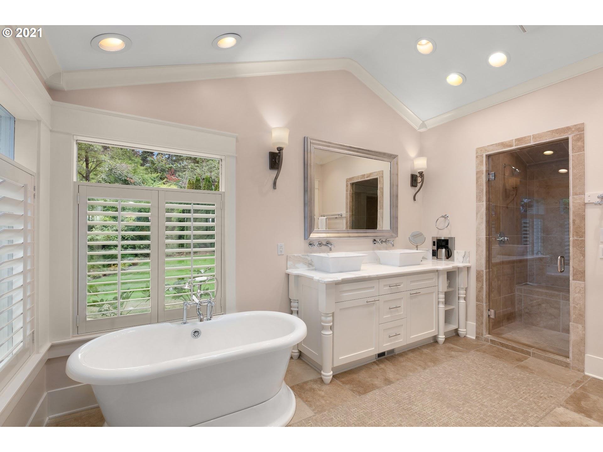 1920 South Military Road Portland, OR 97219 - Photo 17 of 30 Gallery Image 17