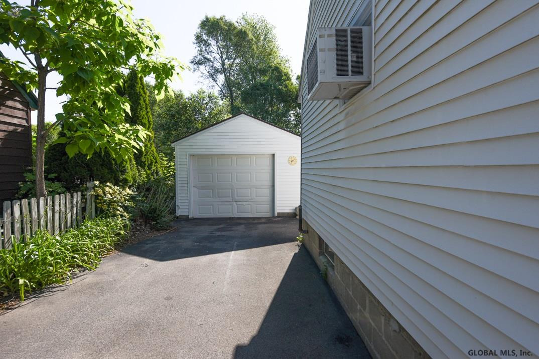 1129 Fort Hunter Road Rotterdam, NY 12303 - Photo 3 of 25 Photo 4