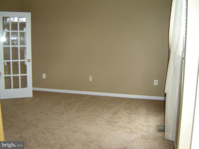 7685 Swallow Road Sykesville, MD 21784 - Photo 16 of 28 Living Room