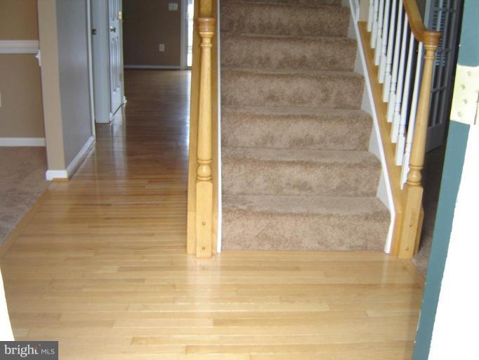 7685 Swallow Road Sykesville, MD 21784 - Photo 18 of 28 Entrance / Foyer
