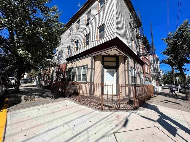 $1,892 | 119 Brunswick Street, Unit 4, Jersey City, NJ 07302