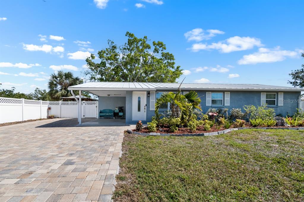 107 6th Street Northwest Ruskin, FL 33570 - Photo 2 of 65