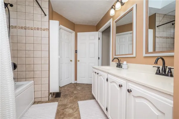 $575,000 | 8039 Woodcreek Drive, Bridgeville, PA 15017