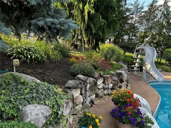 $575,000 | 8039 Woodcreek Drive, Bridgeville, PA 15017