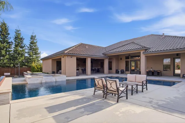 $1,749,999 | 10407 Fox Borough Drive, Oakdale, CA 95361