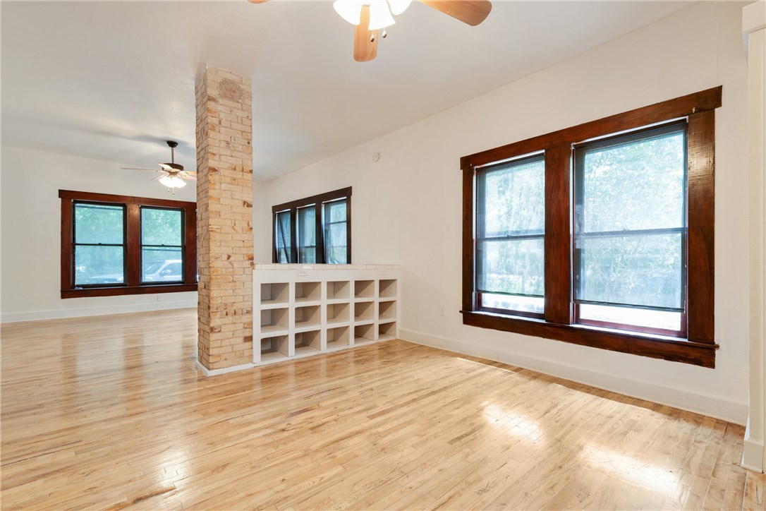 106 South Ave A, Unit B Elgin, TX 78621 - Photo 4 of 13