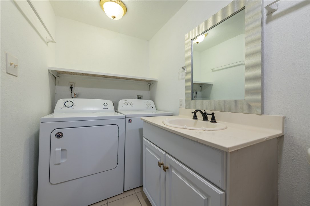 106 South Ave A, Unit B Elgin, TX 78621 - Photo 10 of 13