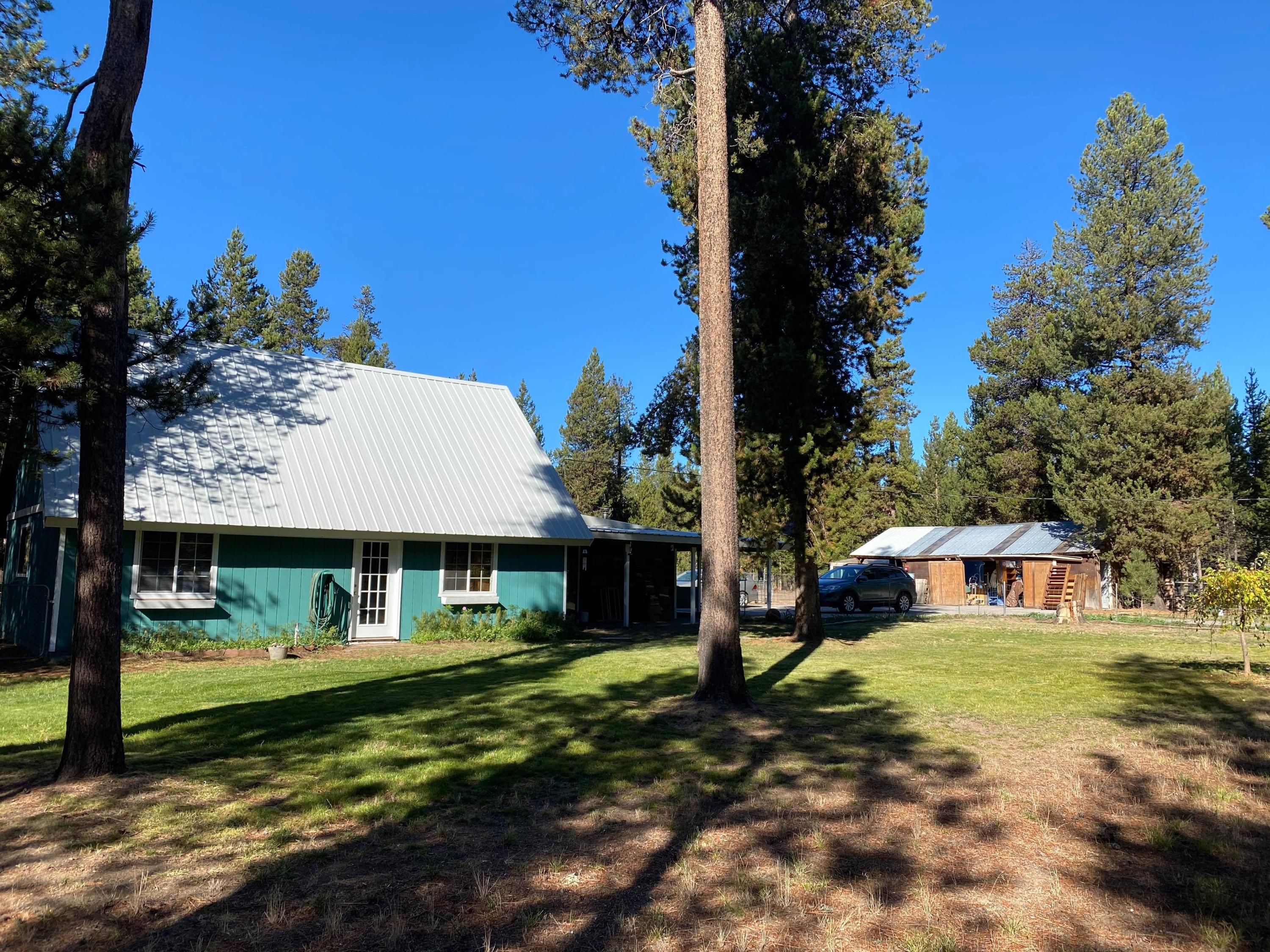 53421 Deep Woods Road La Pine, OR 97739 - Photo 1 of 33 Front yard