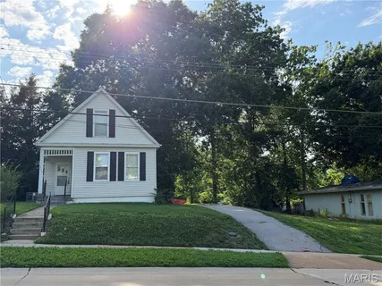 $1,500 | 539 North Elm Avenue, Webster Groves, MO 63119