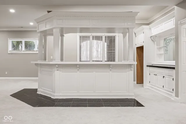 $900,000 | 15 South Creedmoor Way, Anderson, IN 46011