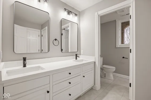 $900,000 | 15 South Creedmoor Way, Anderson, IN 46011