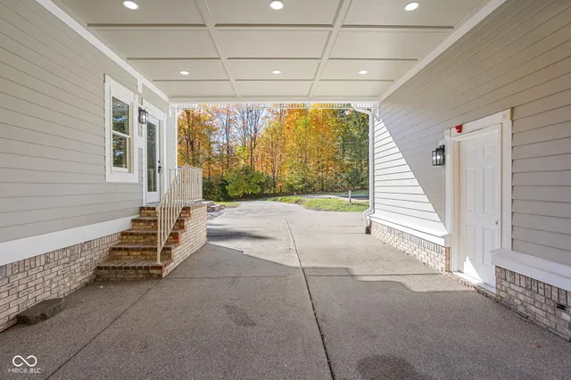 $900,000 | 15 South Creedmoor Way, Anderson, IN 46011