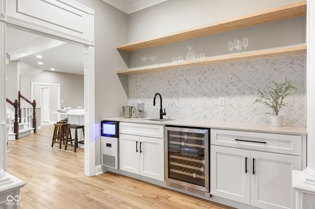 $900,000 | 15 South Creedmoor Way, Anderson, IN 46011