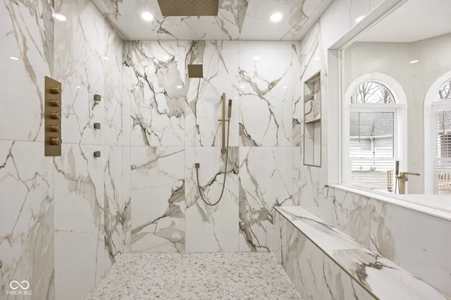 $900,000 | 15 South Creedmoor Way, Anderson, IN 46011