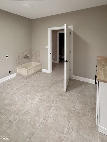 $900,000 | 15 South Creedmoor Way, Anderson, IN 46011