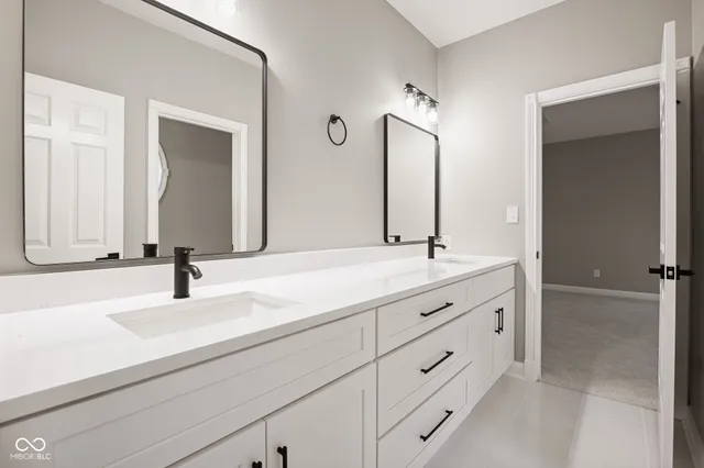 $900,000 | 15 South Creedmoor Way, Anderson, IN 46011