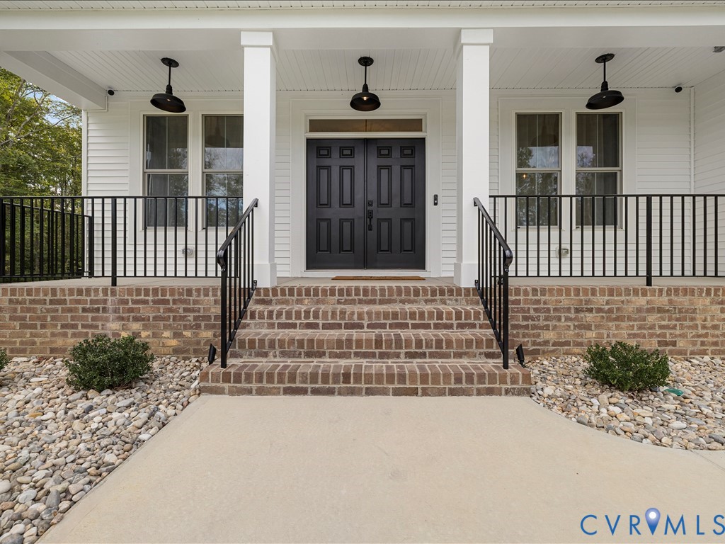 4021 Tredon Road Mechanicsville, VA 23111 - Photo 6 of 50 a front view of a house with a yard