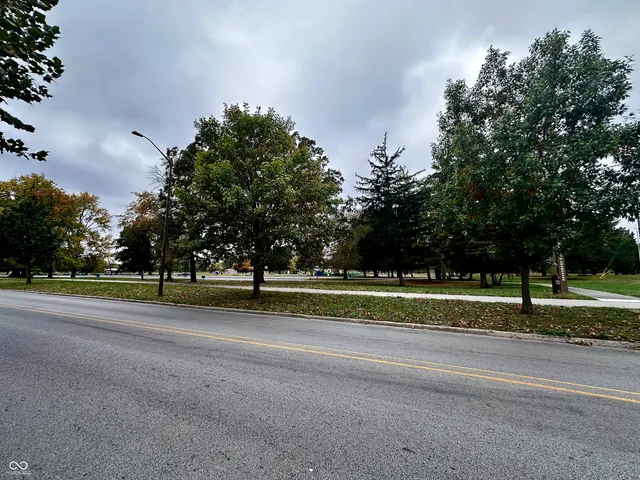 $199,900 | 2853 East Riverside Drive, Indianapolis, IN 46208