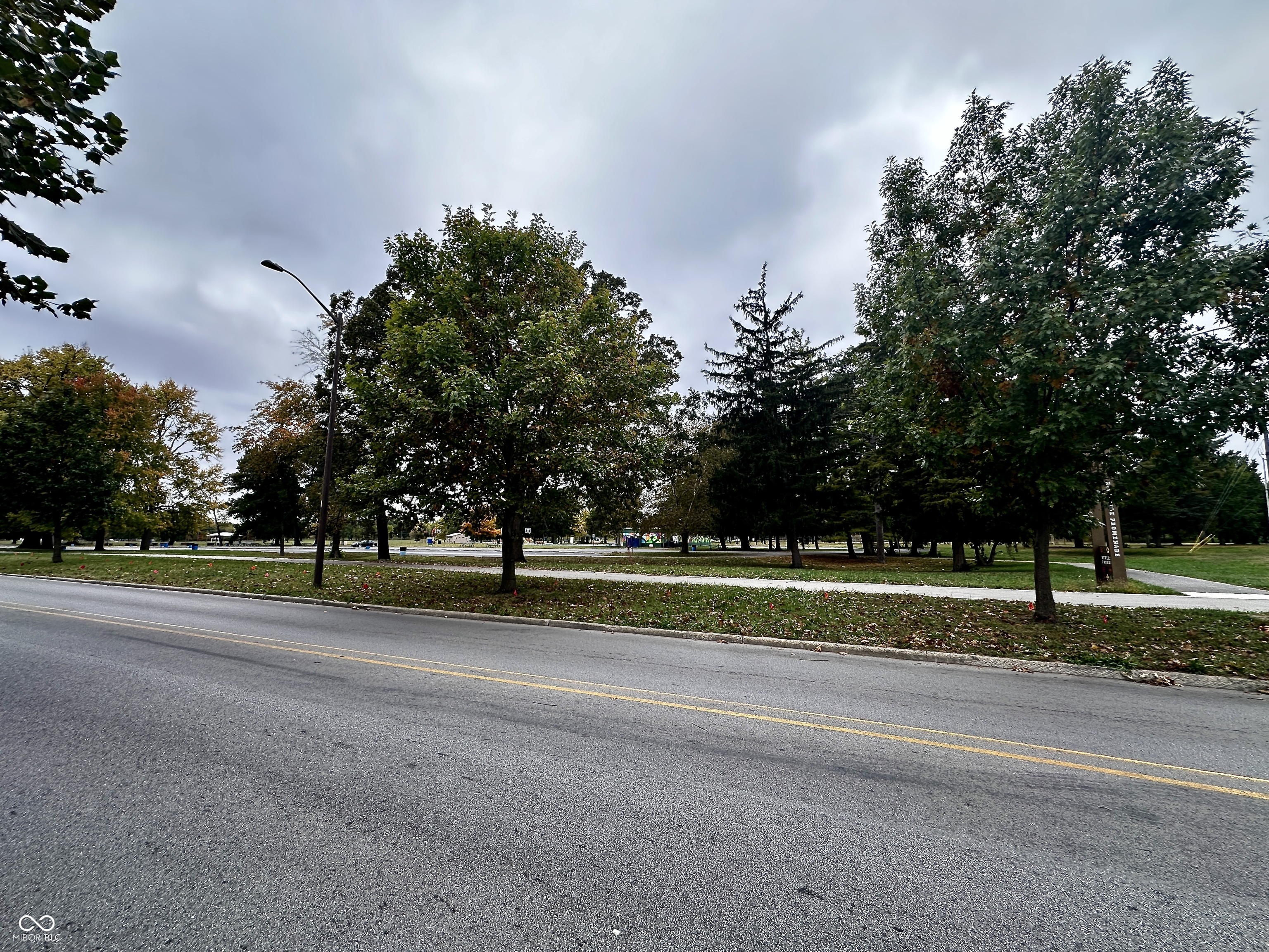 2853 East Riverside Drive Indianapolis, IN 46208 - Photo 30 of 34