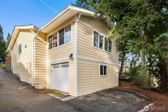 $885,000 | 18428 16th Avenue Northeast, Shoreline, WA 98155