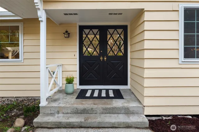 $885,000 | 18428 16th Avenue Northeast, Shoreline, WA 98155