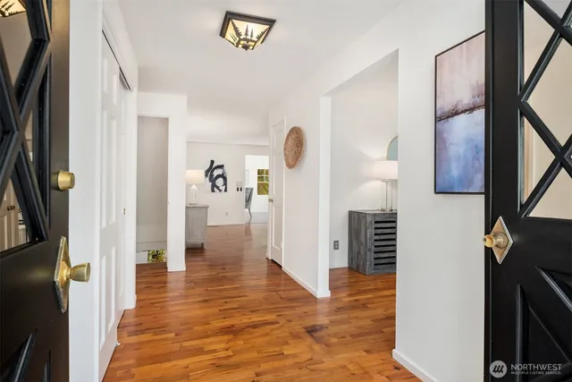 $885,000 | 18428 16th Avenue Northeast, Shoreline, WA 98155