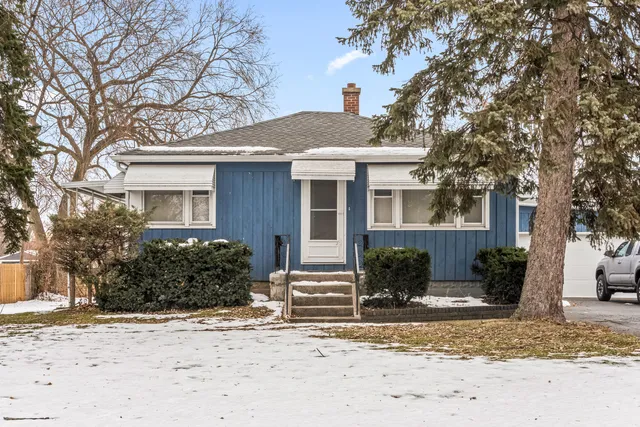 $300,000 | 17-w157 Foster Avenue, Wood Dale, IL 60191