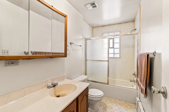 $300,000 | 17-w157 Foster Avenue, Wood Dale, IL 60191