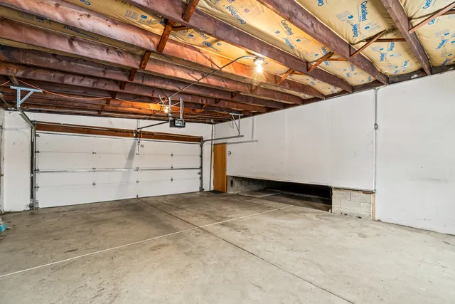 $300,000 | 17-w157 Foster Avenue, Wood Dale, IL 60191