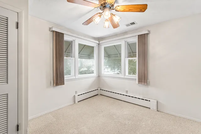 $300,000 | 17-w157 Foster Avenue, Wood Dale, IL 60191